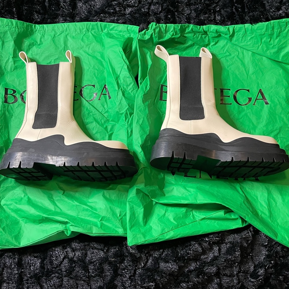 37.5 Bottega Vaneta Chelsea tire boots